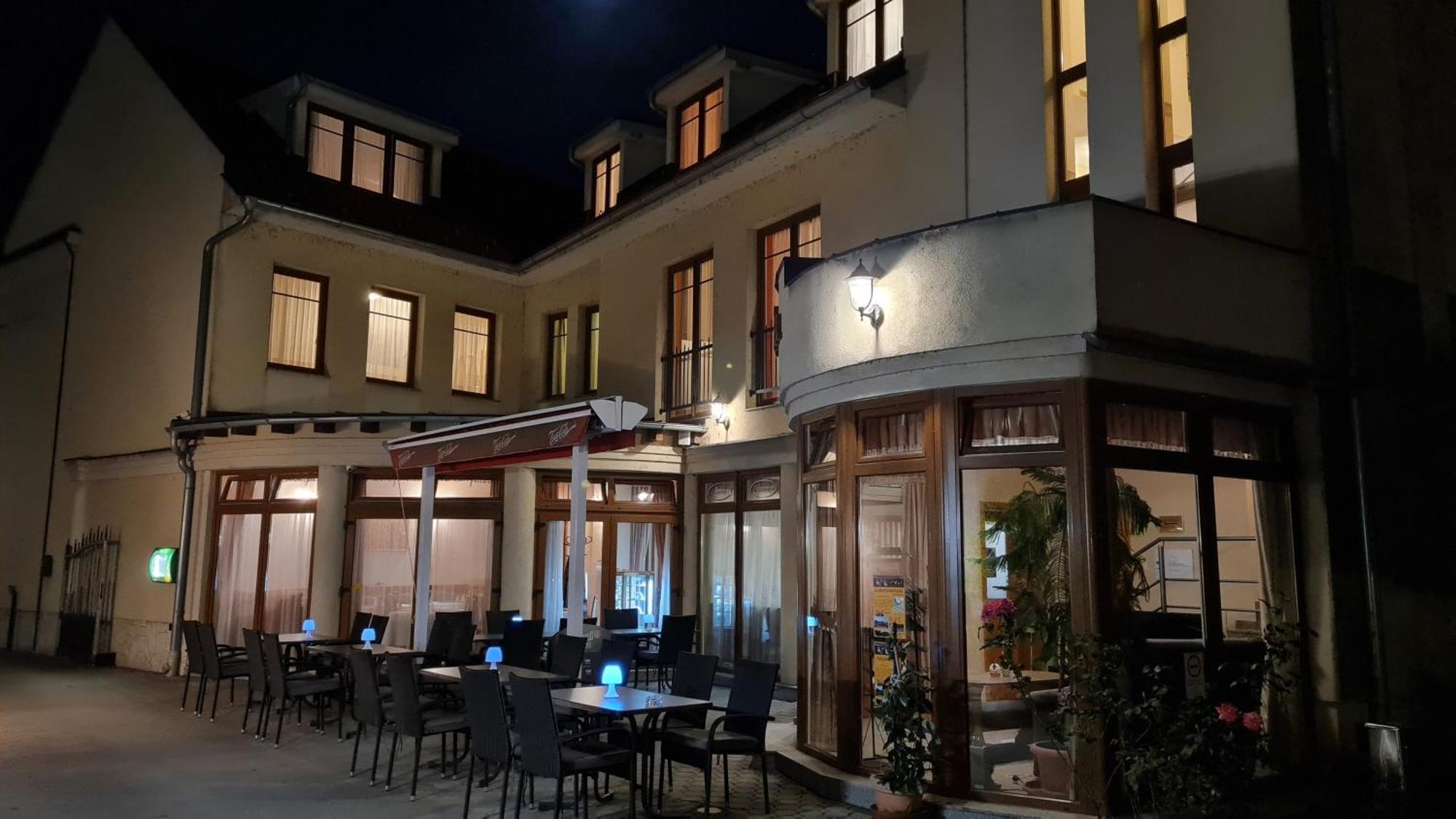 Hotel Patonai Fertőd Εξωτερικό φωτογραφία